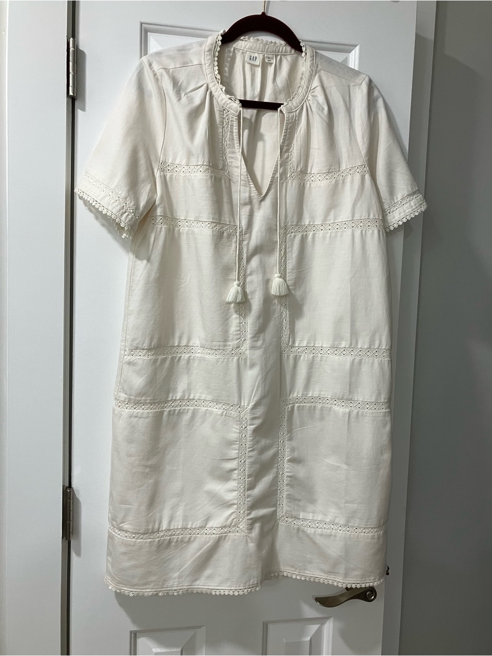 GAP Cream Tassel Tie Lace-Trim Knee Length Dress